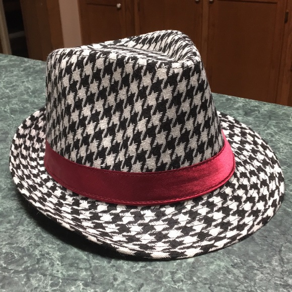 houndstooth hat